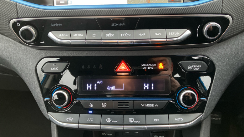 Hyundai IONIQ 1.6 GDi Plug-in Hybrid Premium 5dr DCT Hatchback